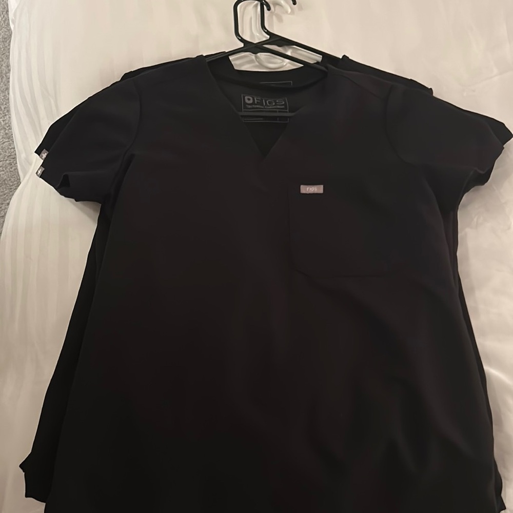 (4) Catarina One Pocket Scrub Tops